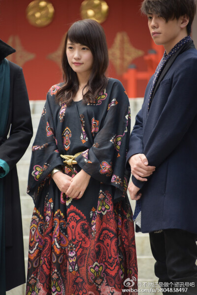 仲间あずみ仲间あずみ，一位独特的艺术灵魂-第2张图片