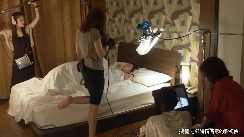 最近的2019中文字幕国语hd,情不自禁电影2019年热门国语电影，高清中文字幕的观影体验-第2张图片