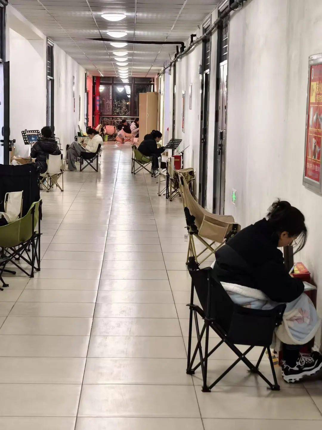 下课后的体育器材室叫什么下课后的体育器材室——我们的运动天地-第3张图片