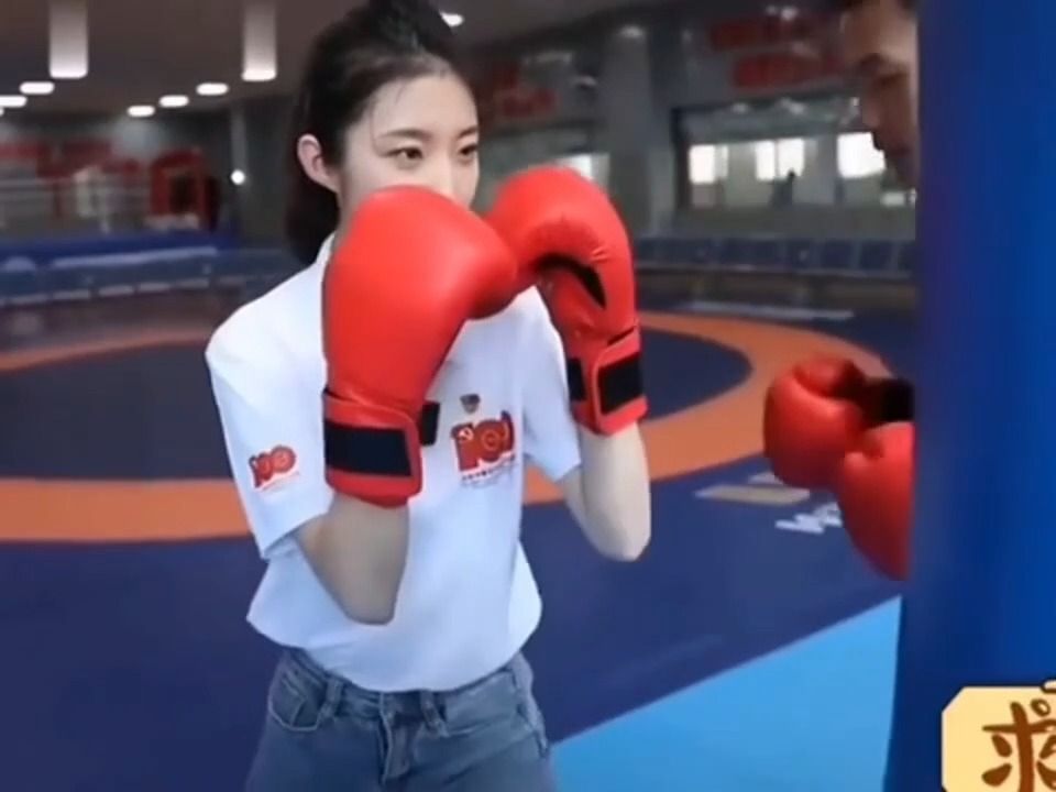 张津瑜和吕知樾照片合照张津瑜与吕知樾的瞬间记忆——他们的照片故事-第3张图片