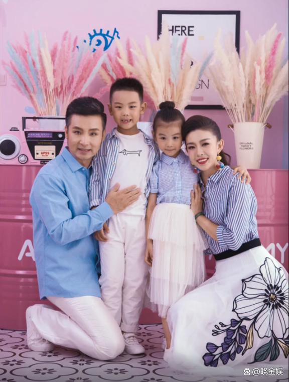 一家幸福儿女互换中字幸福之家，儿女换着日的温馨篇章