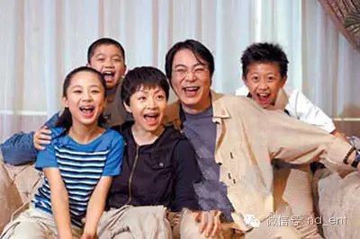 一家幸福儿女互换中字幸福之家，儿女换着日的温馨篇章-第2张图片
