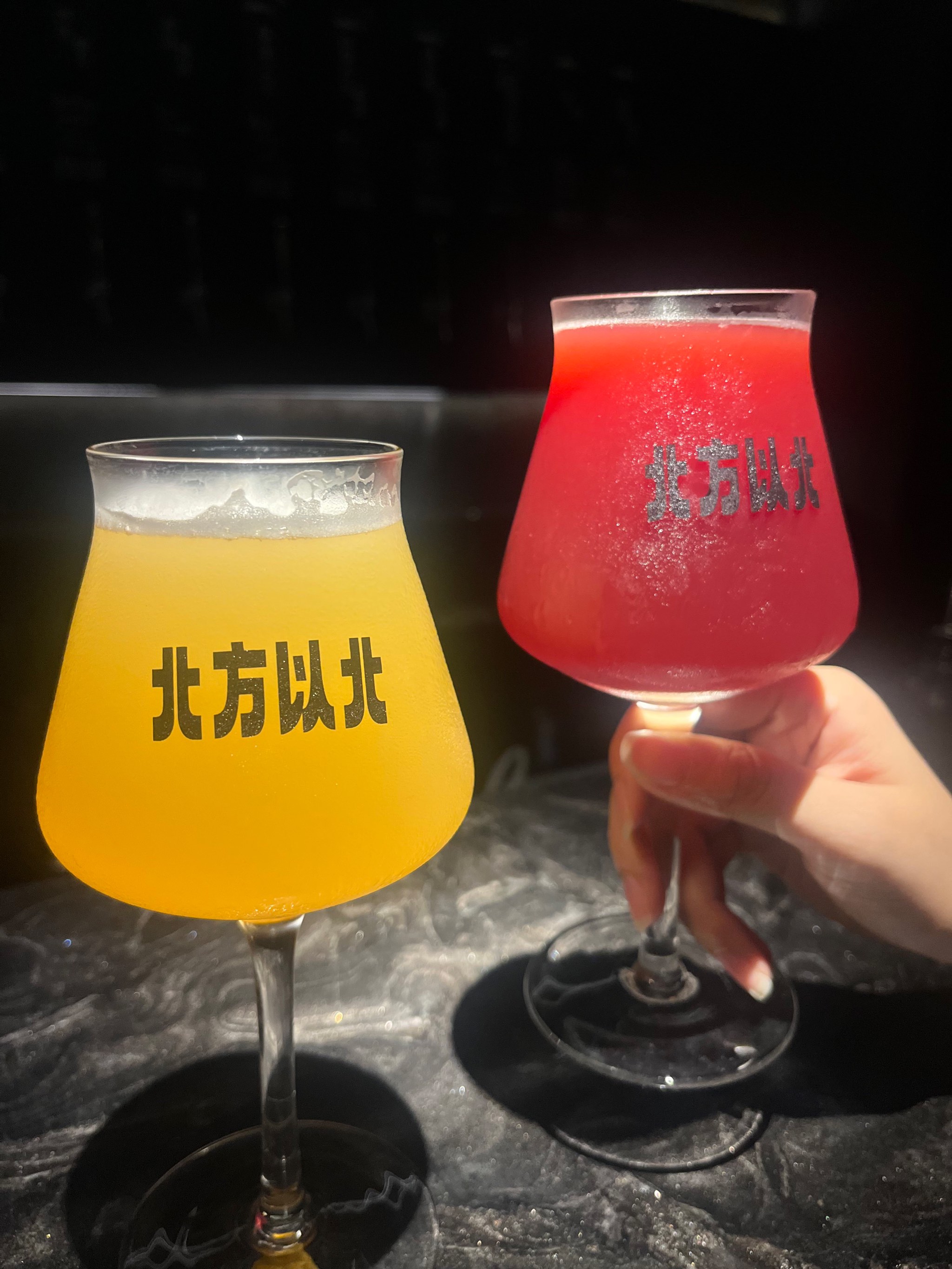 双男主做酱酱酿酿视频大全真人版表情双男主酱酱酿酿之旅，美食制作视频大赏-第1张图片