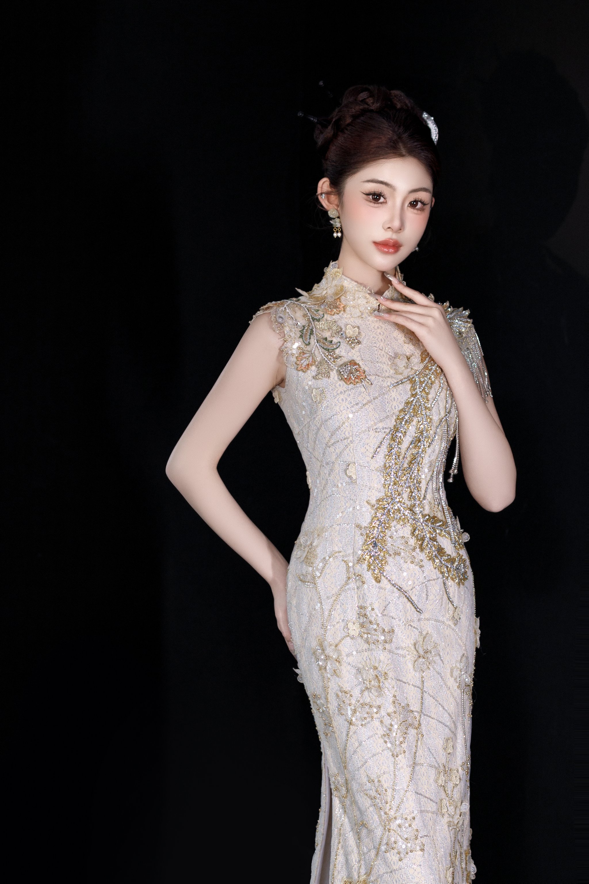 丰满熟妇的魅力，激战中的身姿与大屁股的独特风情