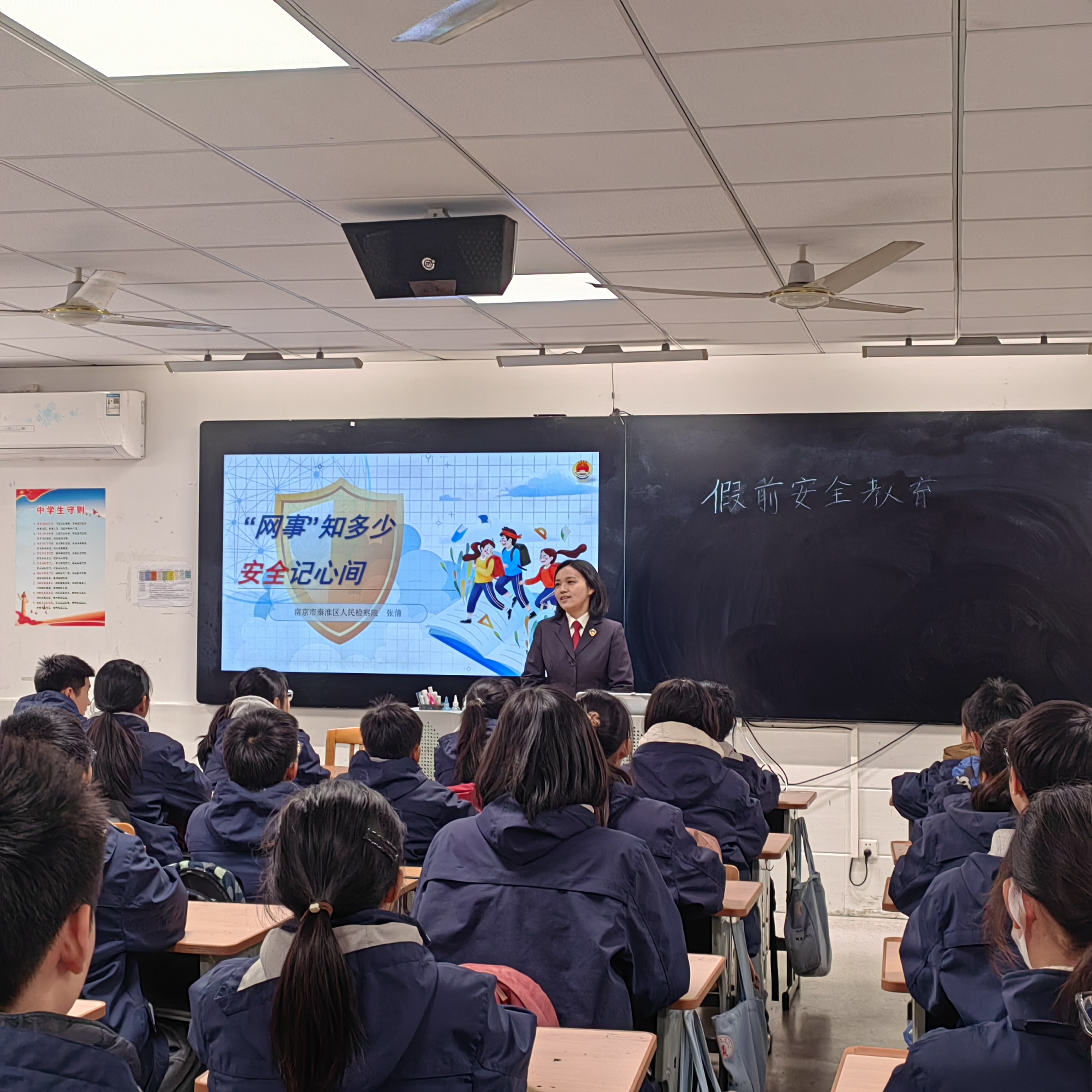 如何正确理解并安全地体验网络交流——裸聊室的进入方式探讨
